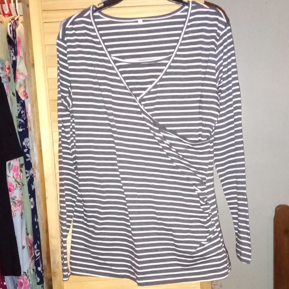 Nursing/breastfeeding shirt top